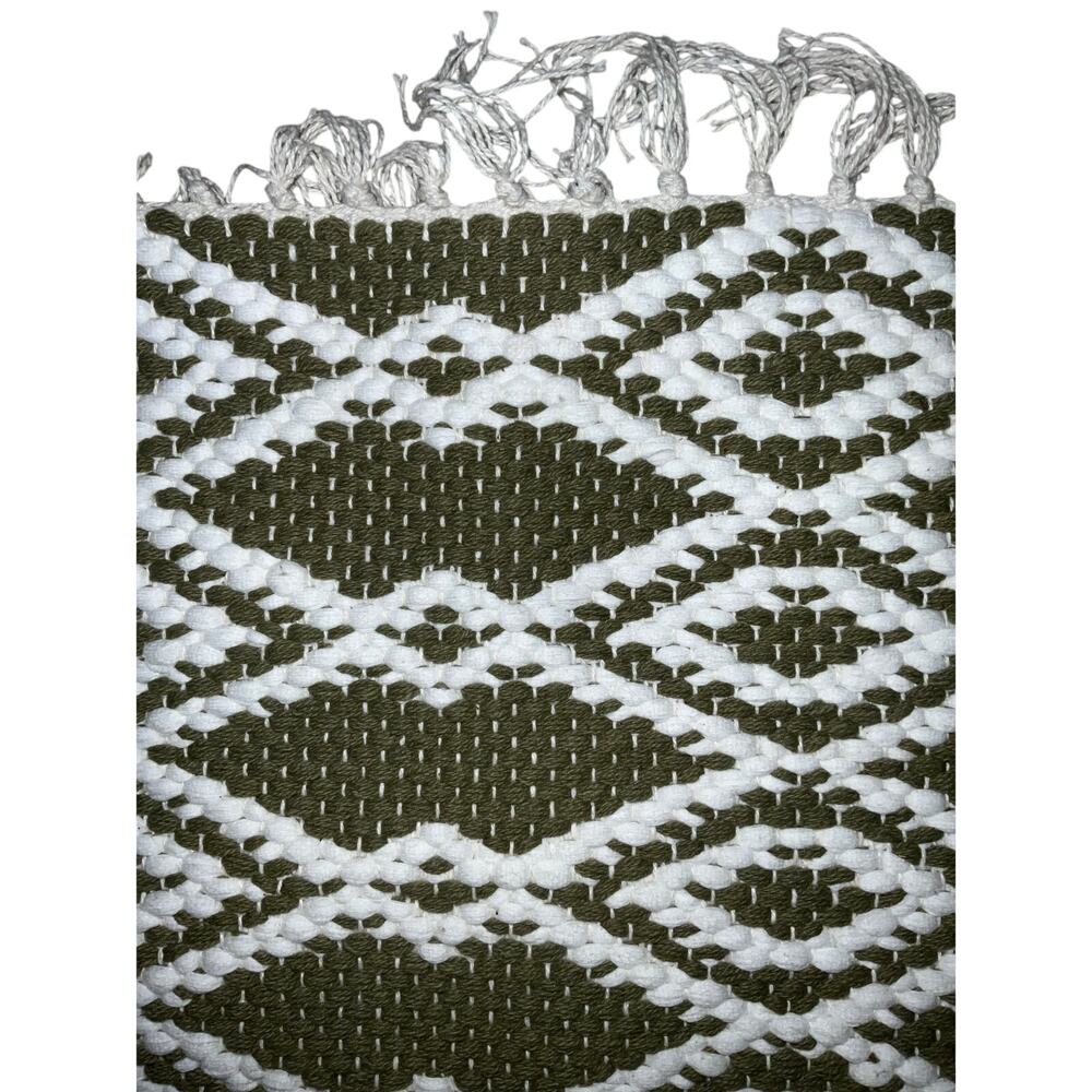 A Green And White Pattern Woven Accent Rug Size 46x26 Reversible - Picture 2 of 2